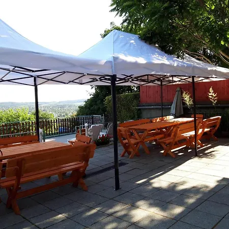 Attila's בודארוס
