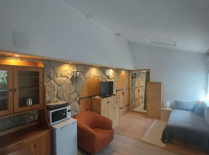 게스트하우스 Attila's 부다요시